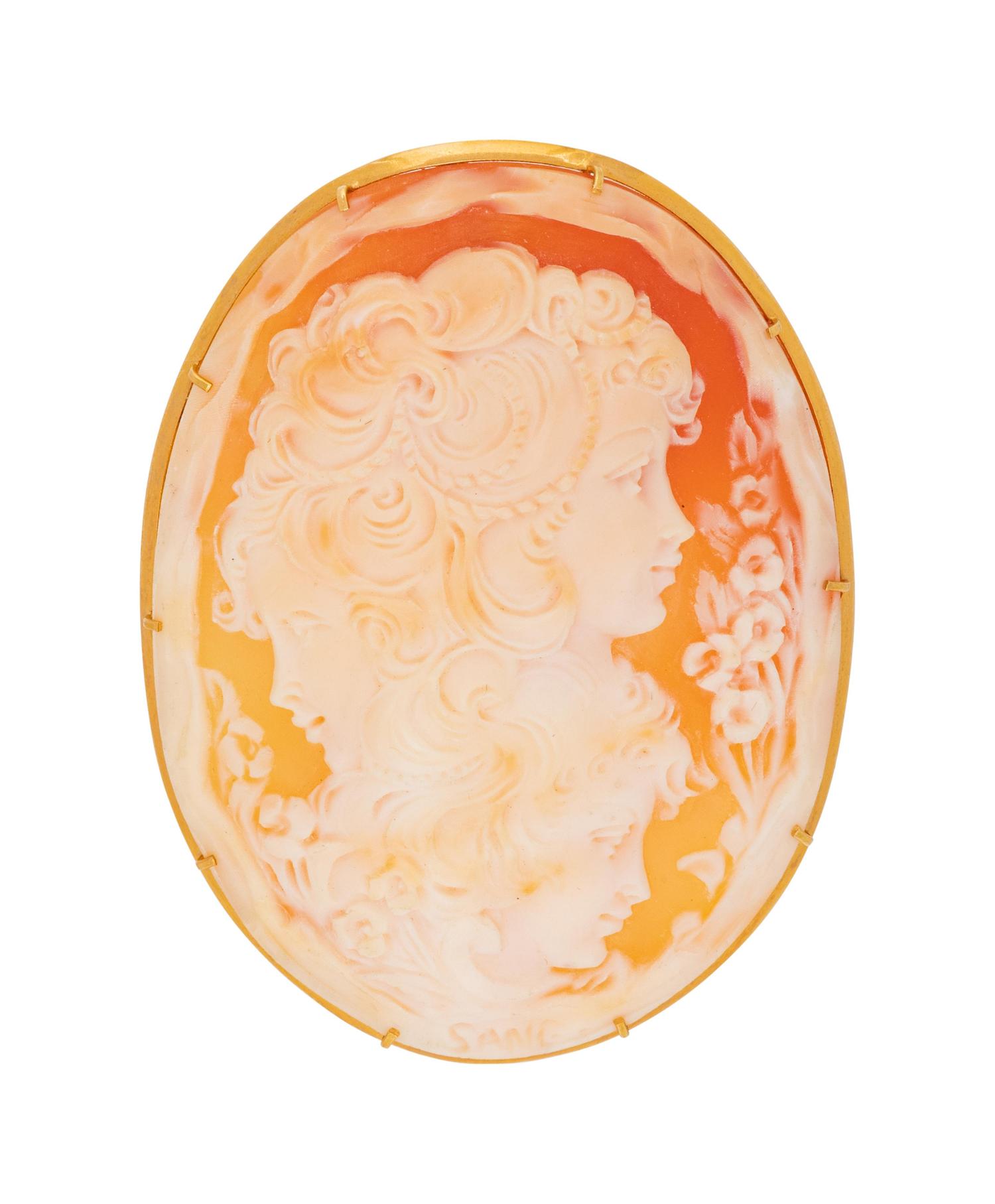 An 18 Karat Yellow Gold and Shell Cameo Brooch,