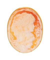 An 18 Karat Yellow Gold and Shell Cameo Brooch,