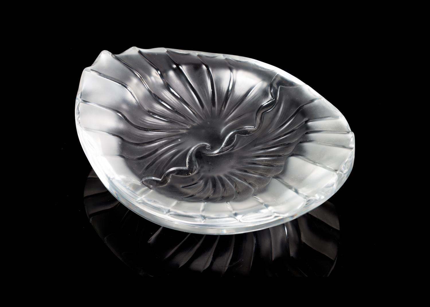 Lalique, a Nancy Cendrier pattern molded and frosted glass ash receiver