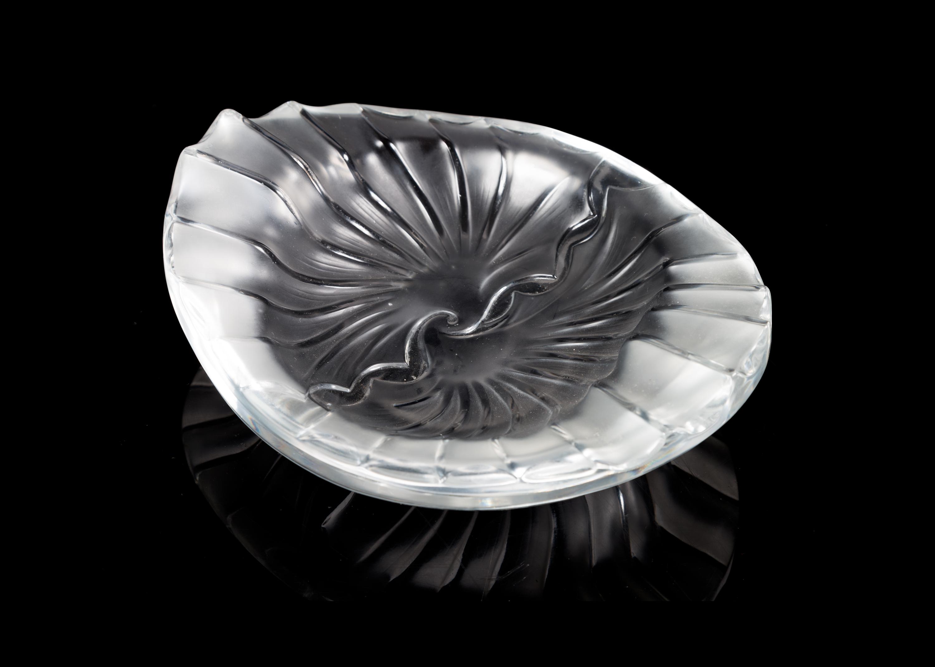 Lalique, a Nancy Cendrier pattern molded and frosted glass ash receiver