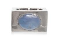 A White Gold and Star Sapphire Ring, 19.40 dwts.