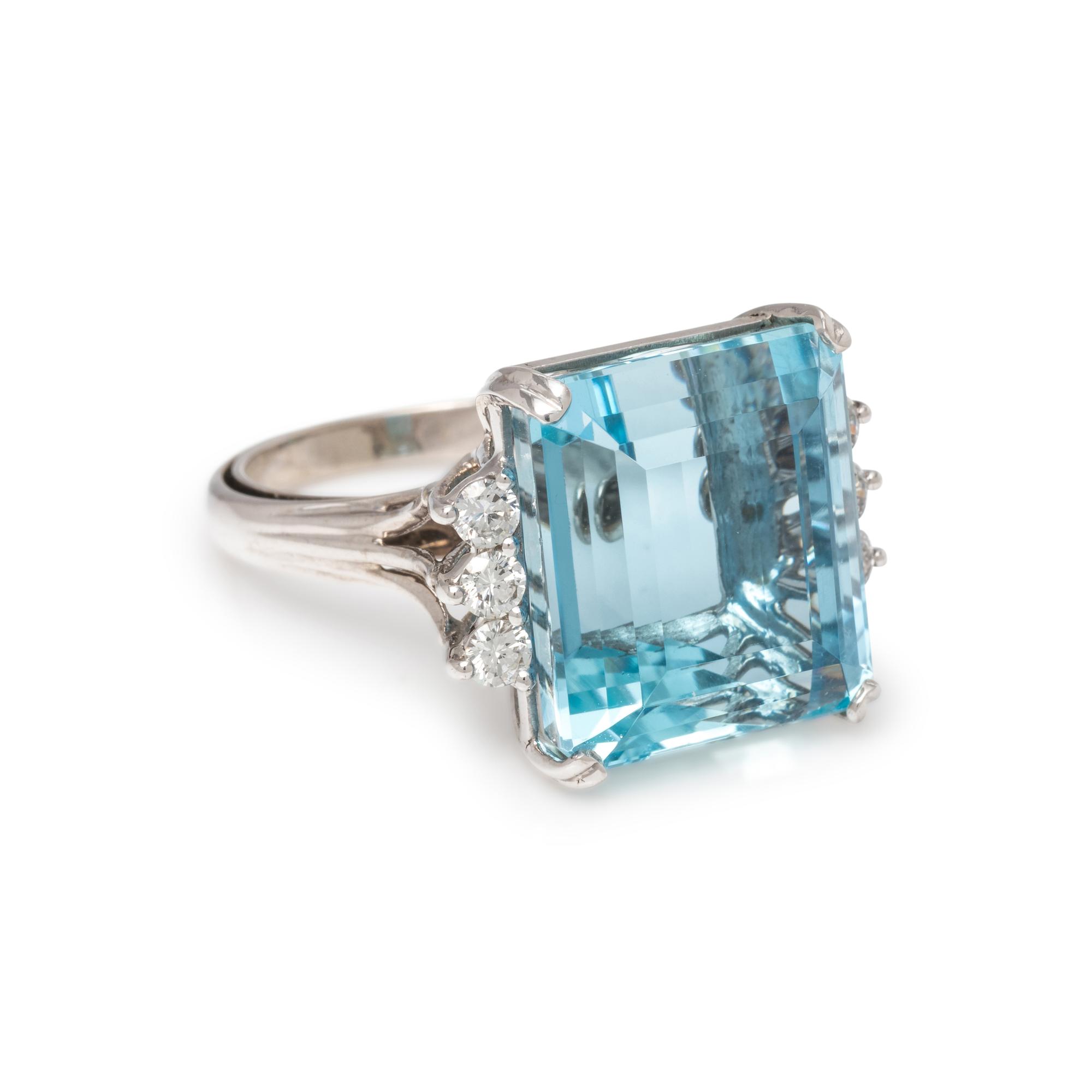 AQUAMARINE AND DIAMOND RING