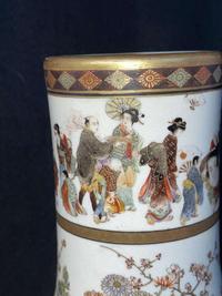 A finely-decorated Satsuma-type vase, Okamoto Ryozan 日本萨摩烧风格瓷瓶 亮山造 Meiji period ??