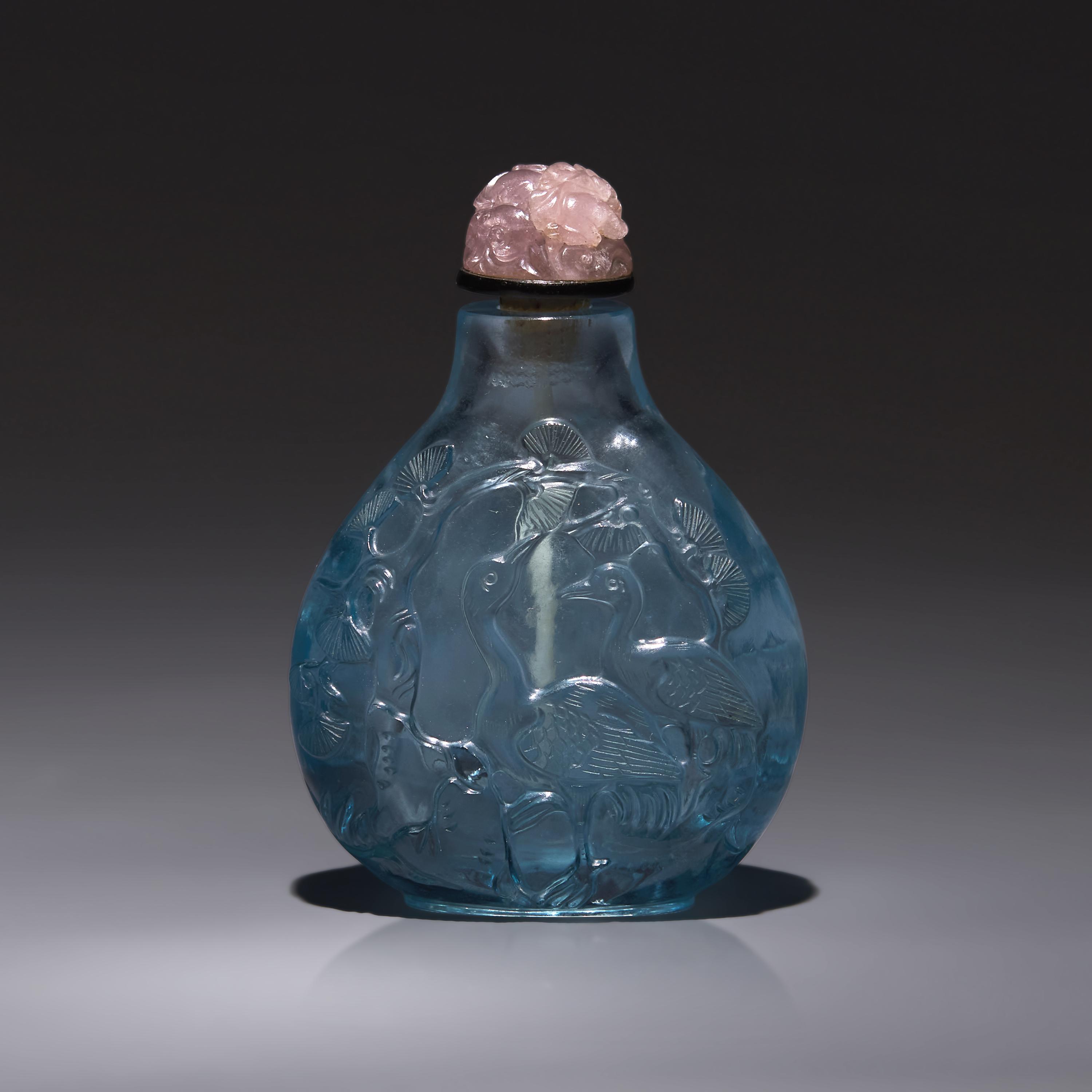 A Chinese Carved Aquamarine Snuff Bottle, Late 19th/20th Century — 晚清民國 海藍寶雕靈猴松鶴圖鼻煙壺