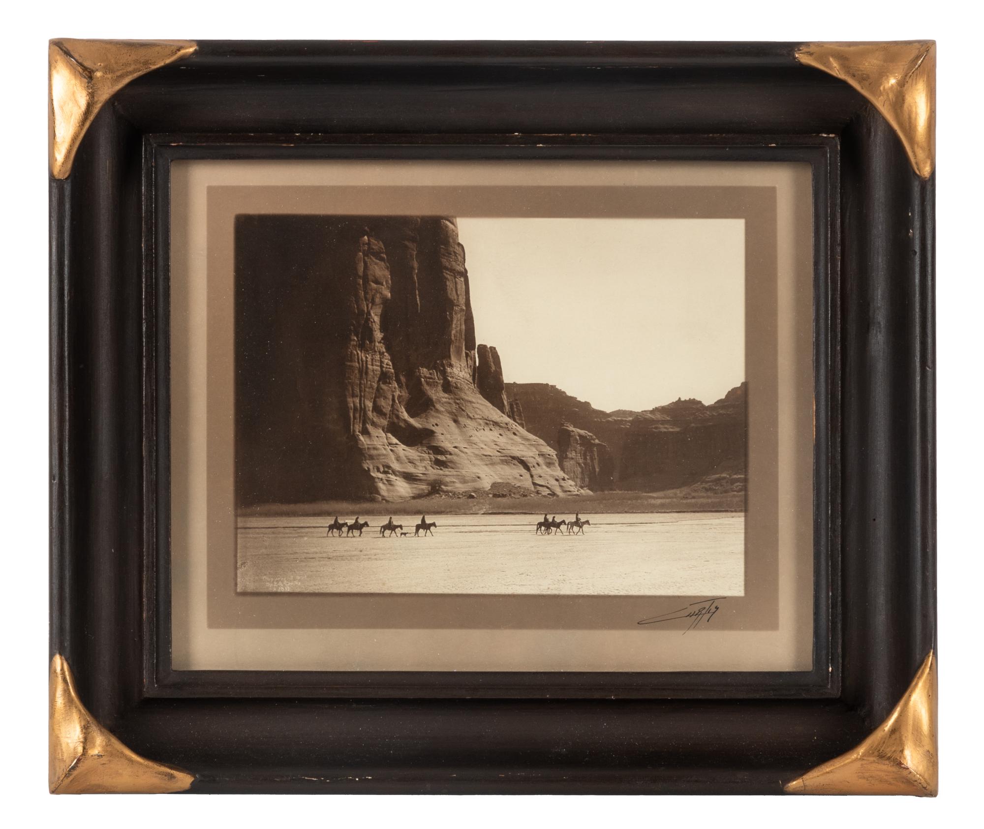 CURTIS, Edward S. (1868-1952), photographer. Canyon de Chelly .