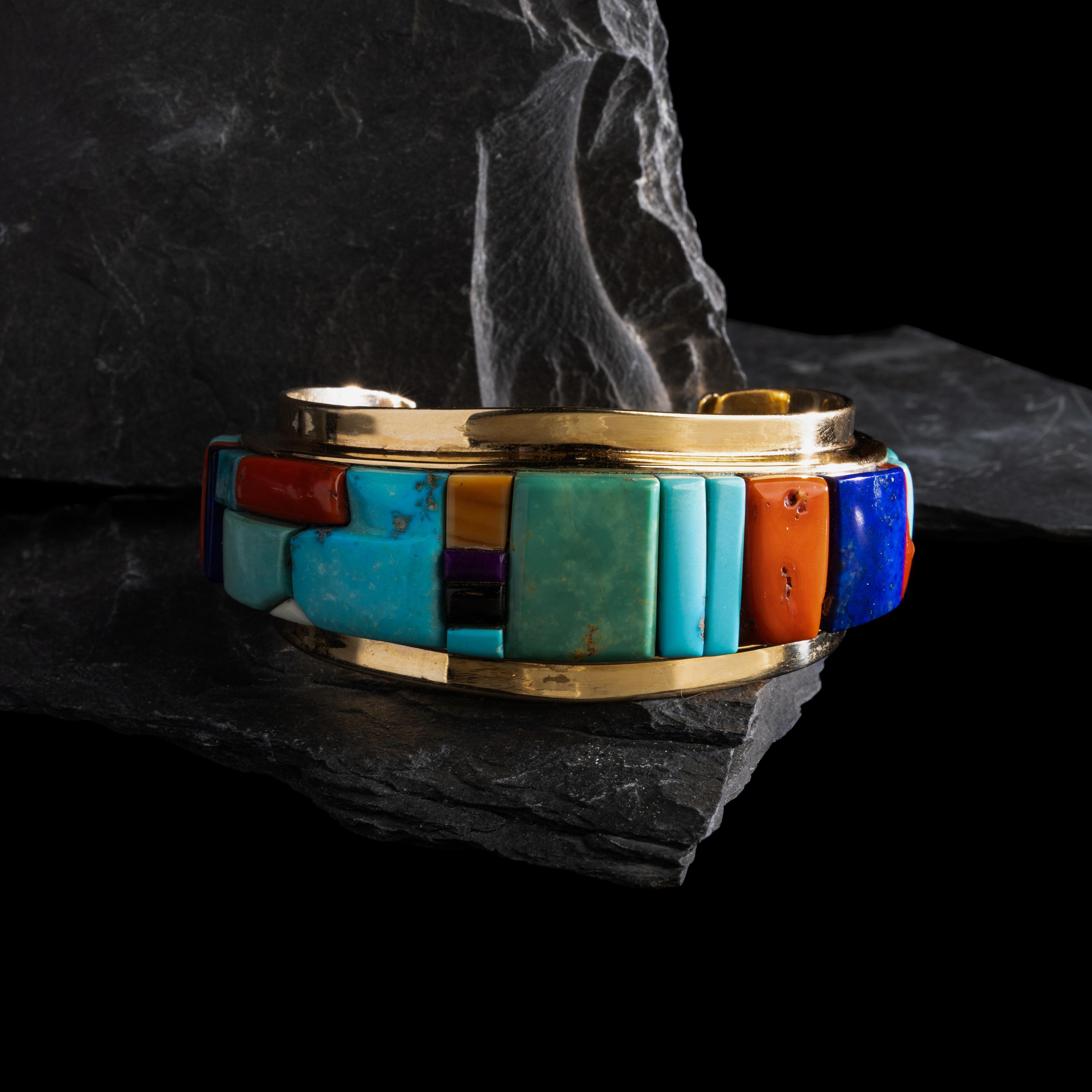 Darryl Edwards (American, 20th century) — 14K Gold and Cobblestone Inlay Cuff Bracelet