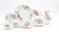 A Royal Doulton Porcelain Dinnerware Service Diameter of dinner plates 10 3/4 inches. — SECOND HALF 20TH CENTURY