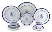 A Spode-Copeland New Stone Porcelain Dinner Service Dinner plate 10 1/4 inches. — 20TH CENTURY
