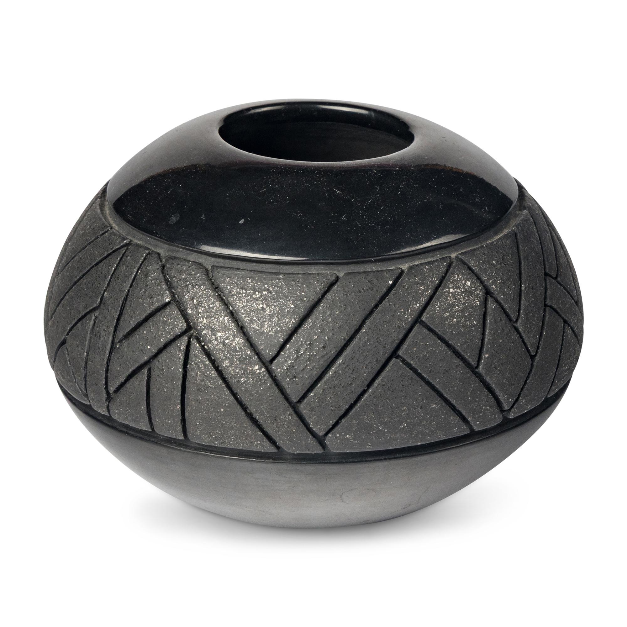 Linda Tafoya Sanchez (Santa Clara-Ohkay Owingeh, b. 1962) — Micaceous Blackware Pottery jar