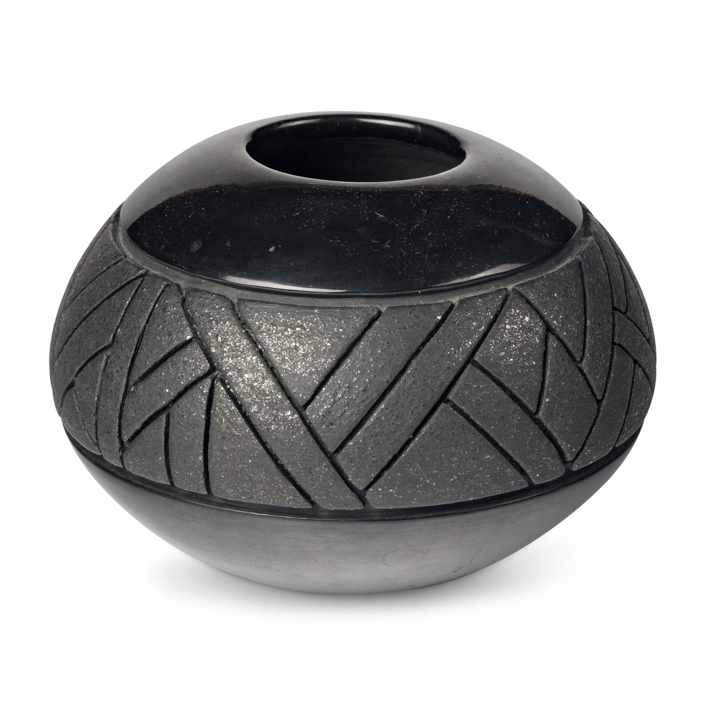 Linda Tafoya Sanchez (Santa Clara-Ohkay Owingeh, b. 1962) — Micaceous Blackware Pottery jar