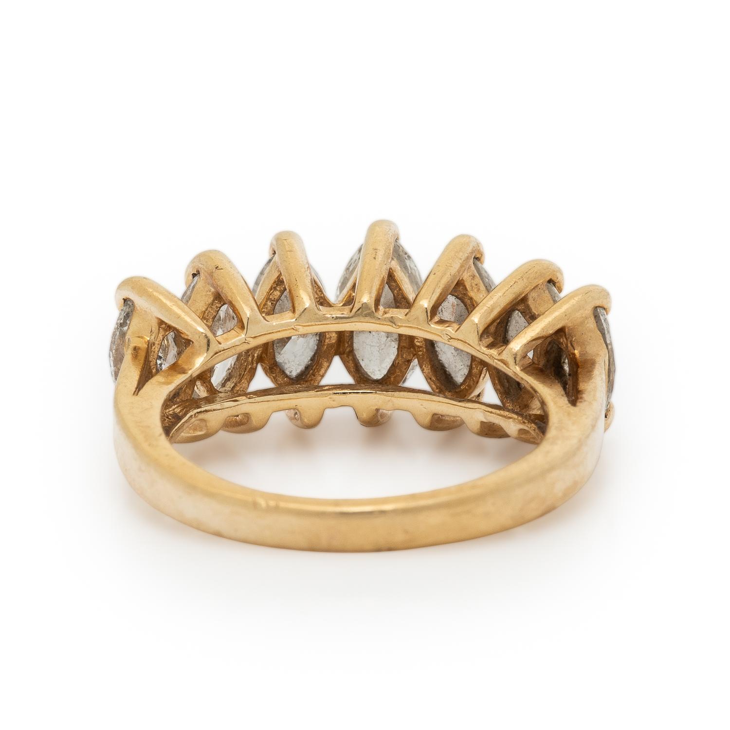 DIAMOND AND YELLOW GOLD RING