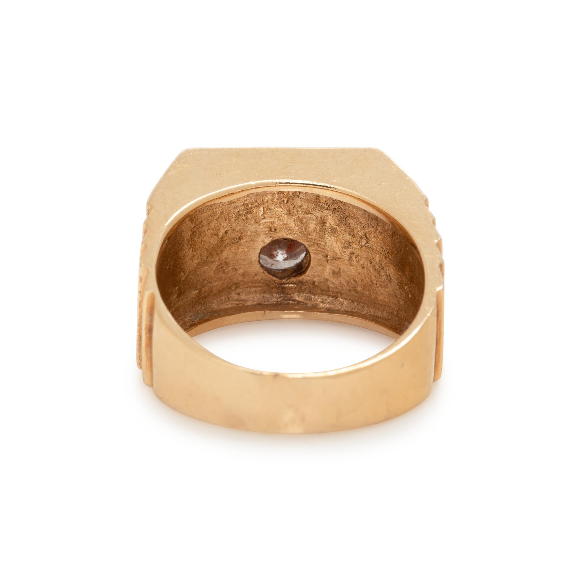 YELLOW GOLD AND DIAMOND RING