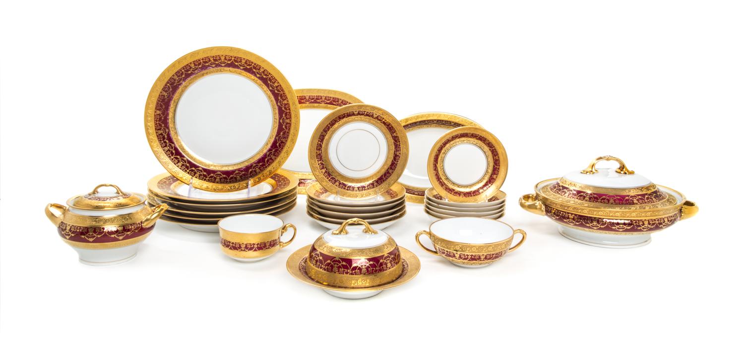 A Bavarian Porcelain Partial Dinner Service, Heinrich & Co. Diameter of dinner plates 9 3/4 inches. — FIRST HALF 20TH CENTURY