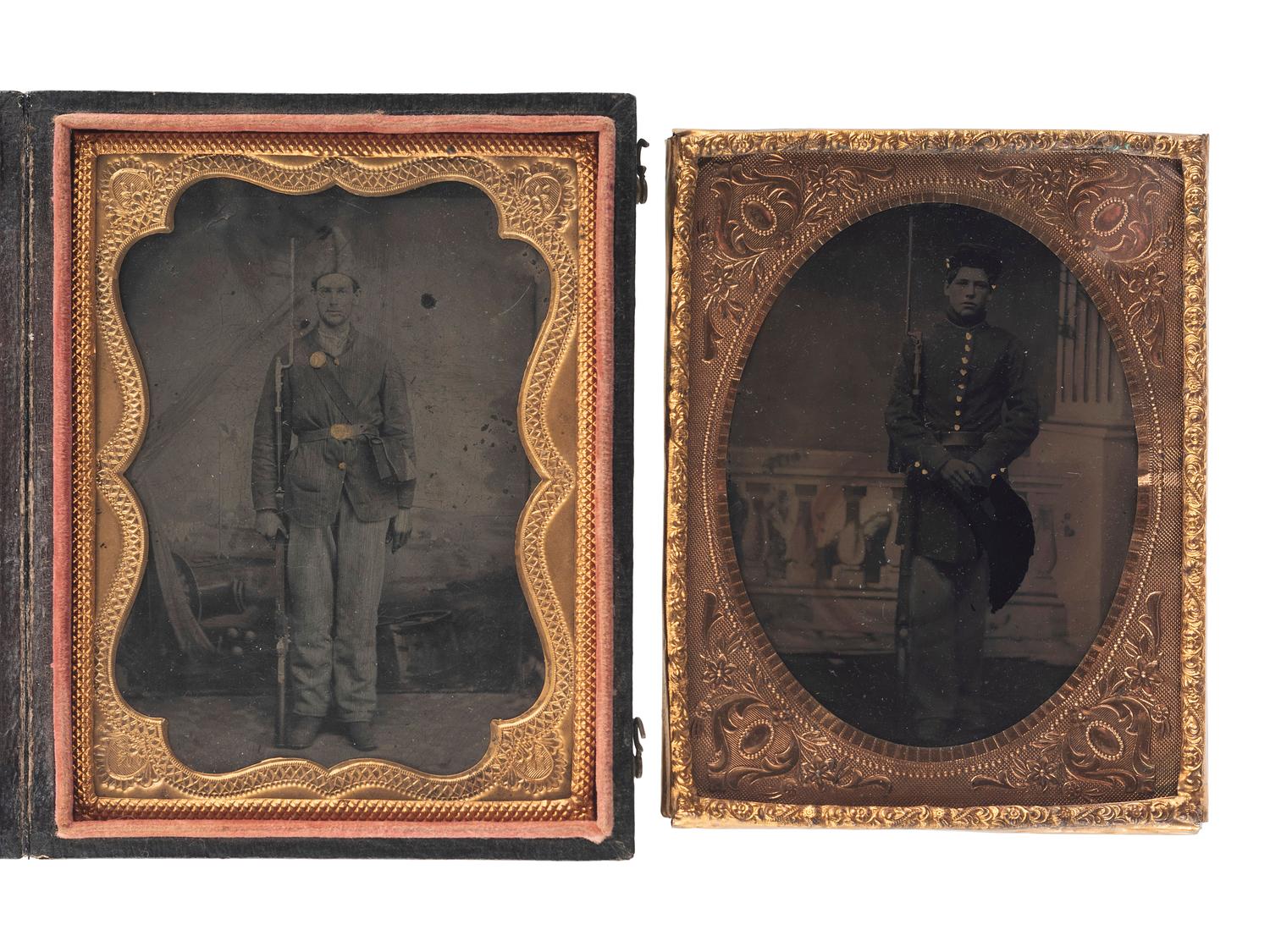 [CIVIL WAR]. A group of 2 quarter plate tintypes of armed Union soldiers.