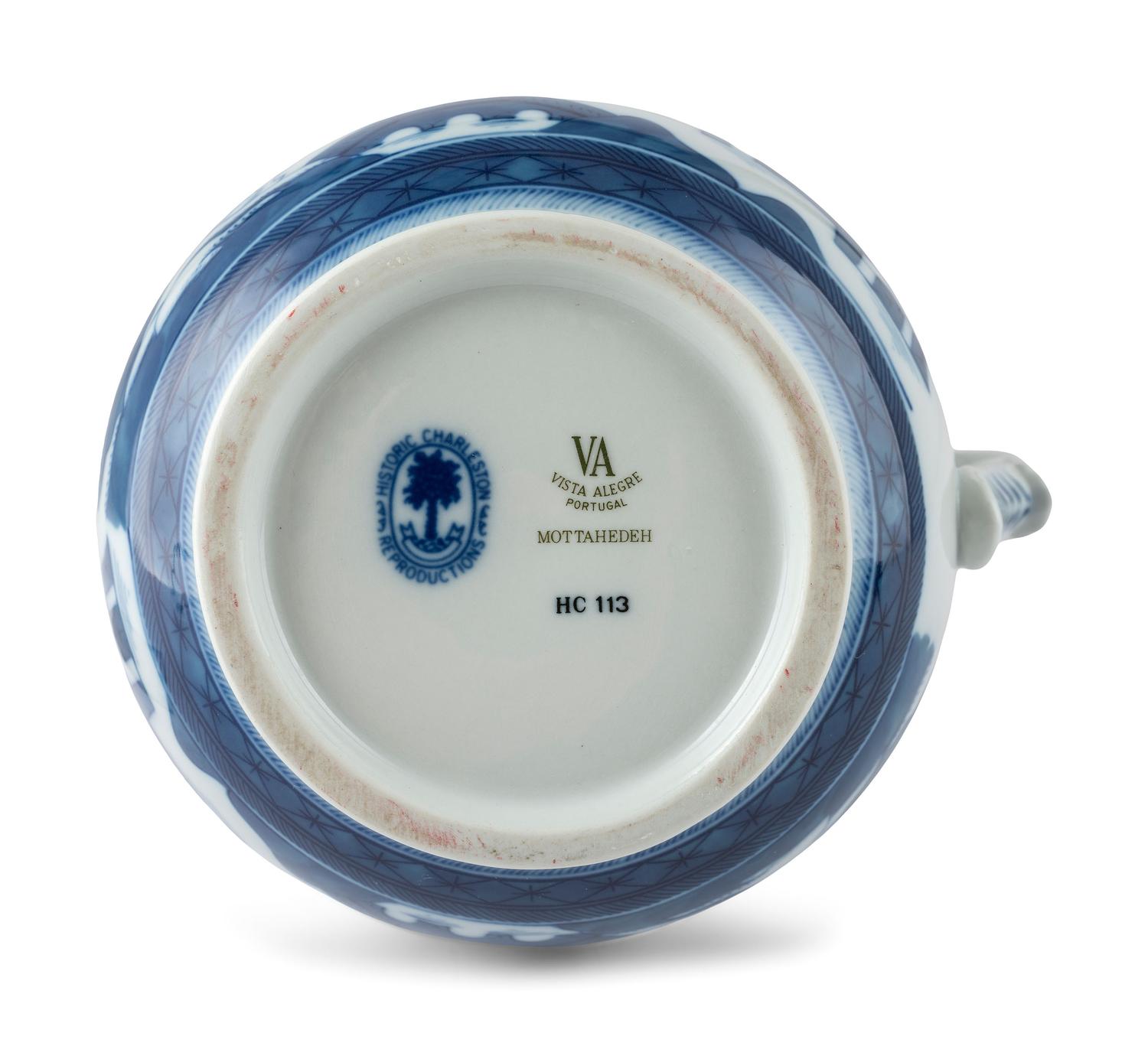 A Group of Chinese Export Porcelain Articles