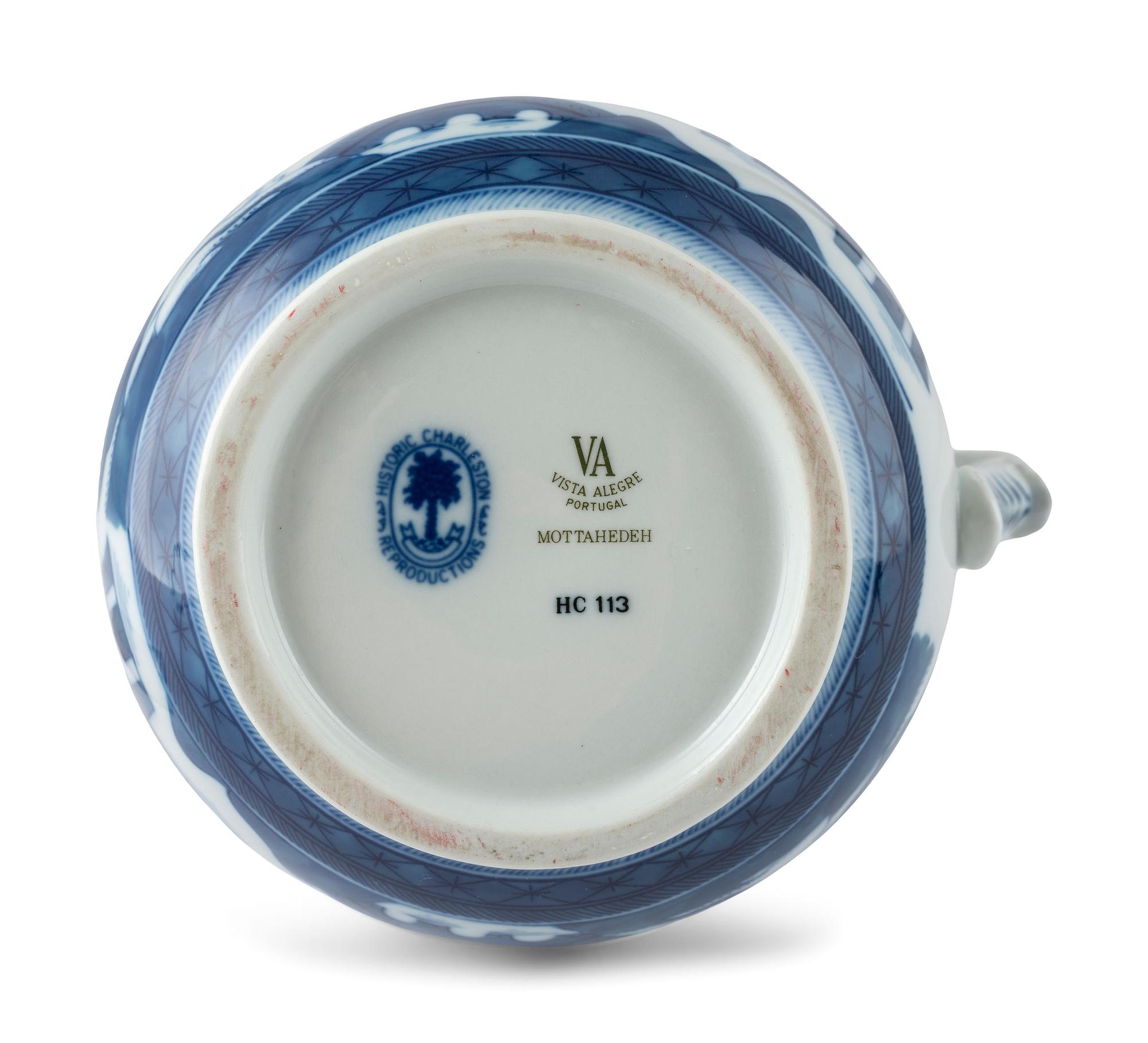 A Group of Chinese Export Porcelain Articles