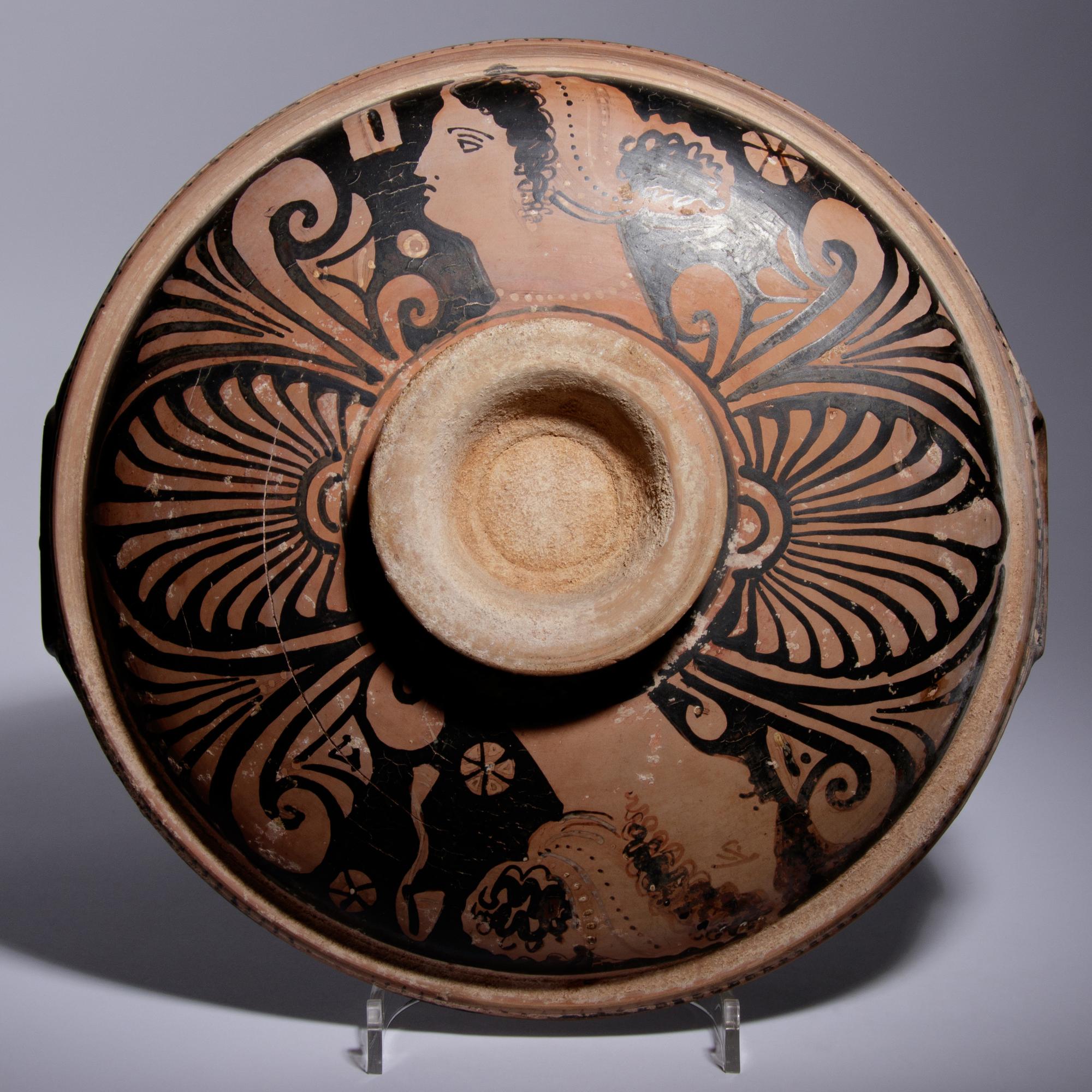An Apulian Red-Figured Knob-Handled Patera