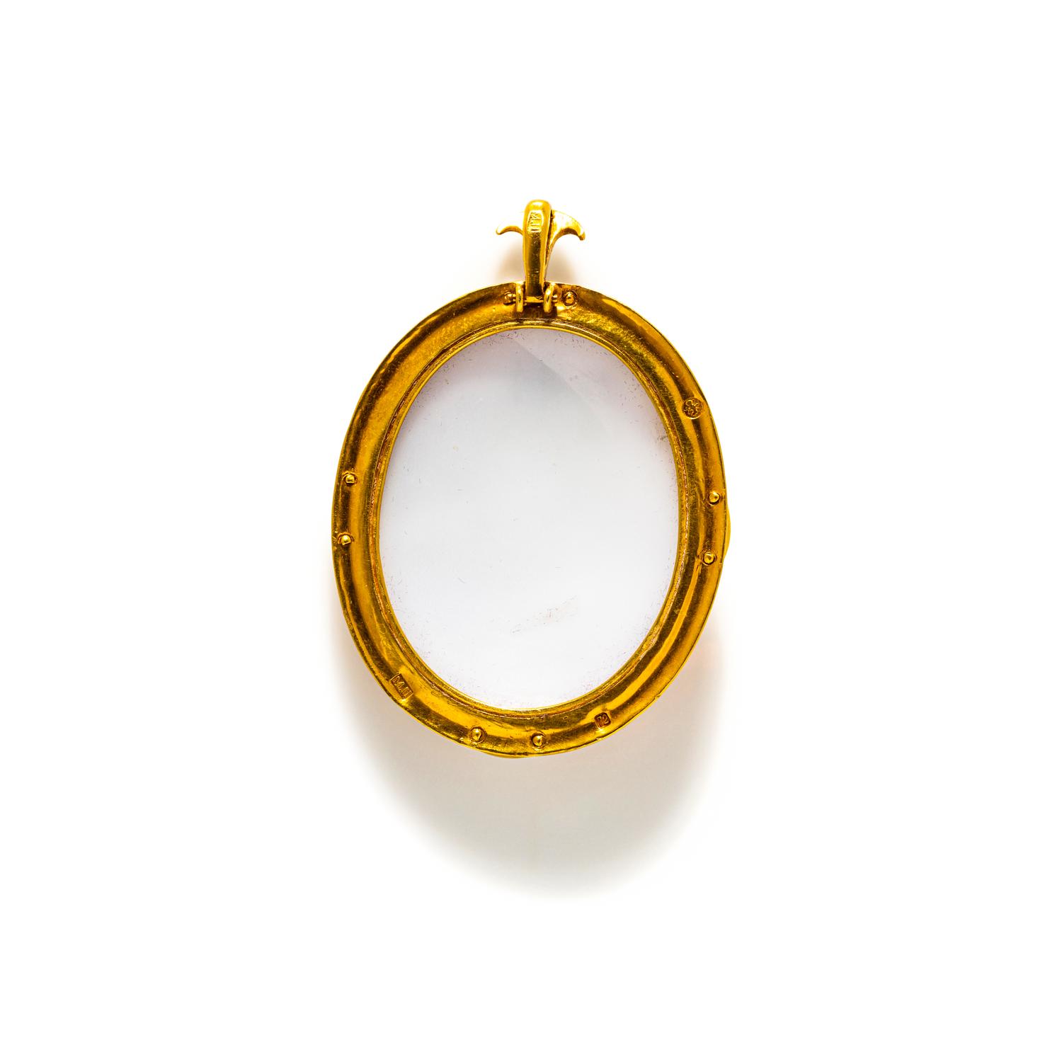 A Neoclassical Gold and Shell Cameo Pendant with Saint George Slaying the Dragon