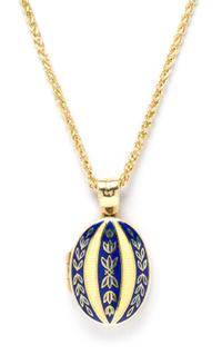 An 18 Karat Yellow Gold Polychrome Enamel Locket, 8.50 dwts.