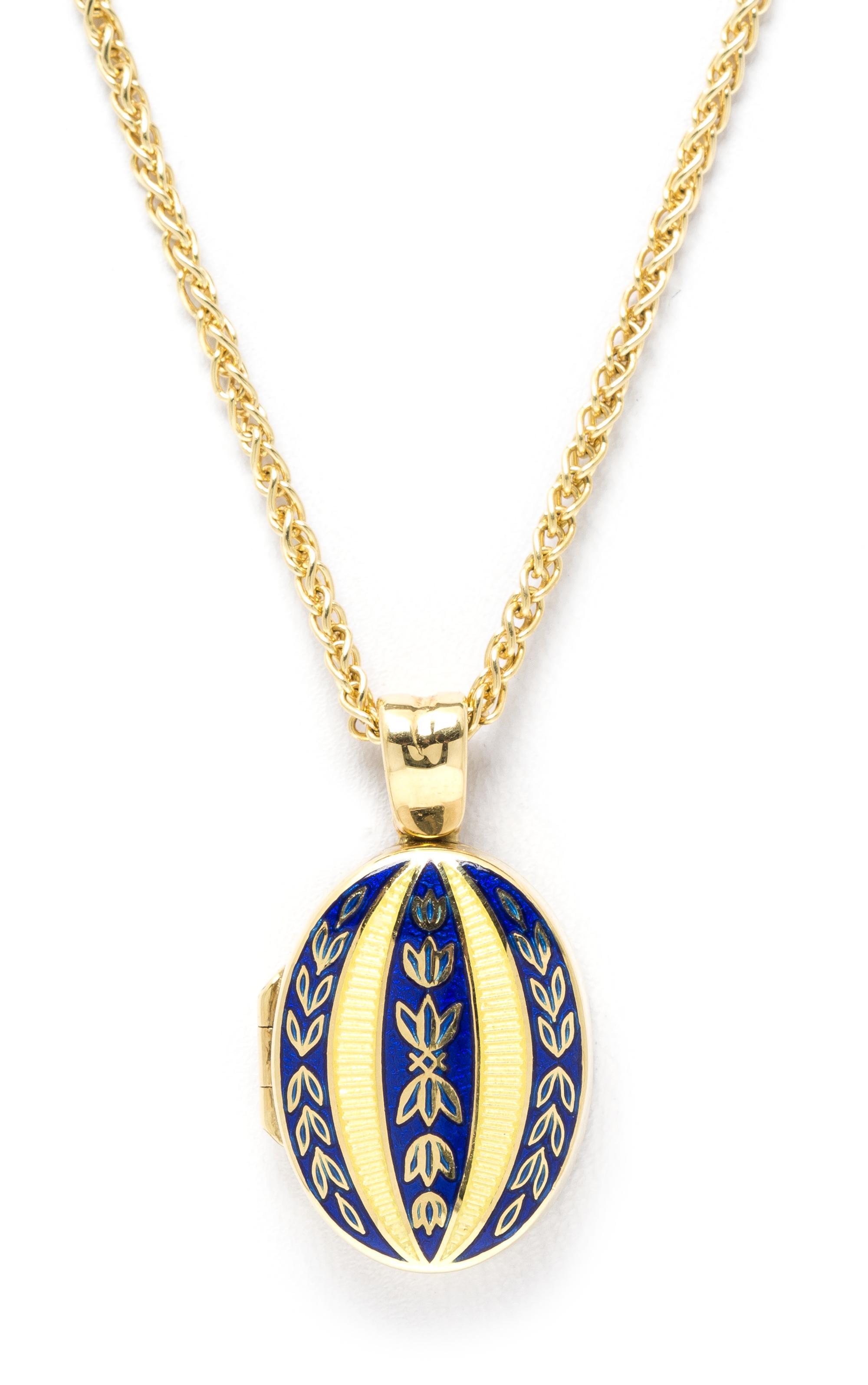 An 18 Karat Yellow Gold Polychrome Enamel Locket, 8.50 dwts.