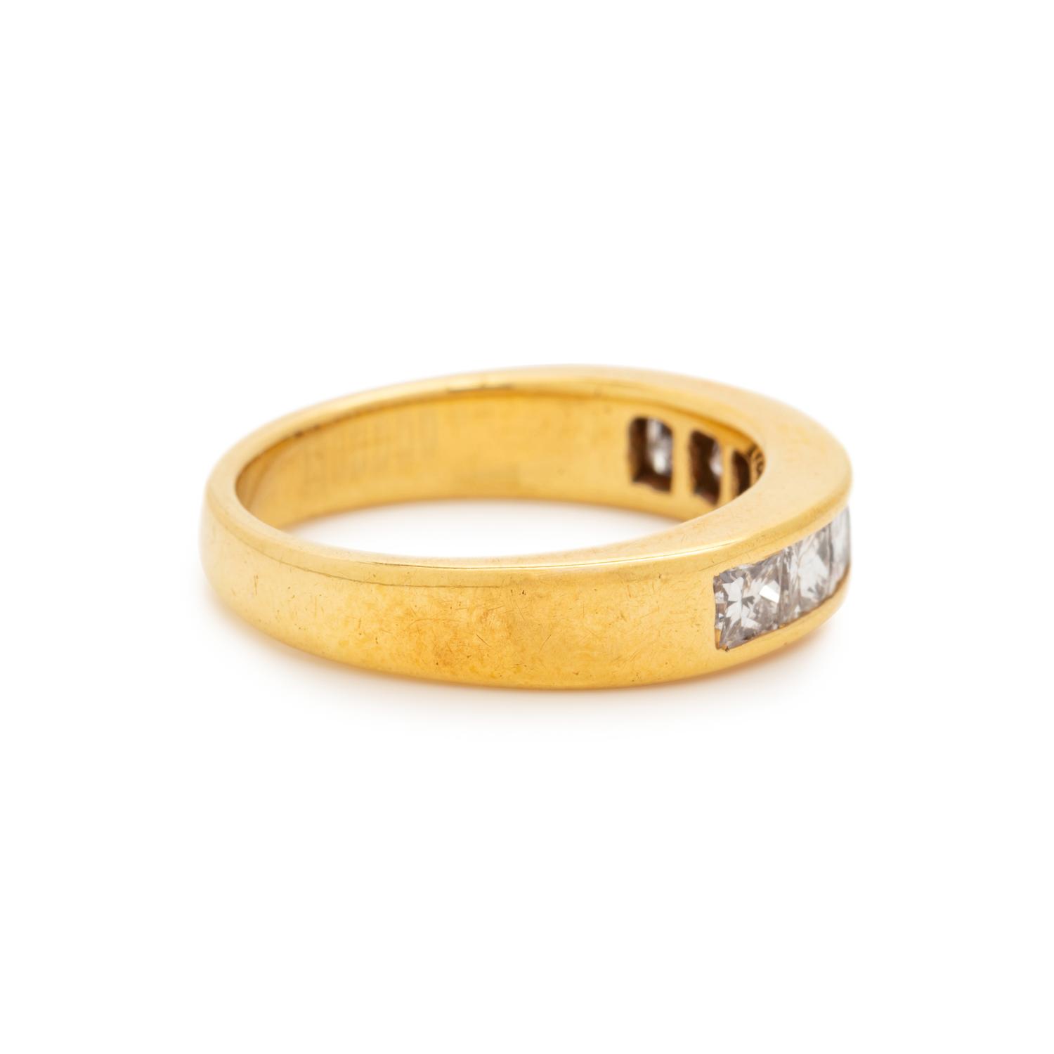 DIAMOND RING