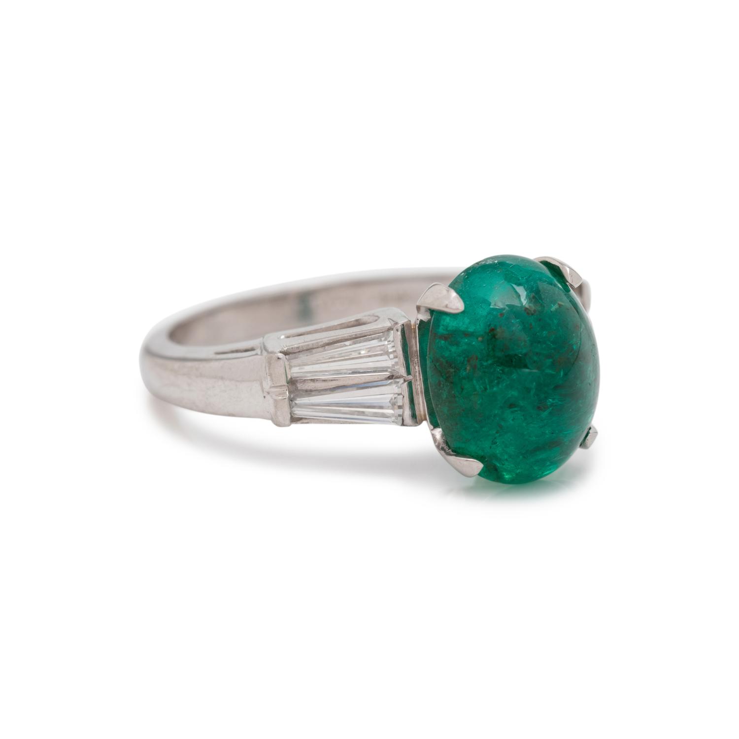 EMERALD AND DIAMOND RING