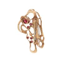YELLOW GOLD, GARNET AND BAROQUE PEARL PENDANT/BROOCH