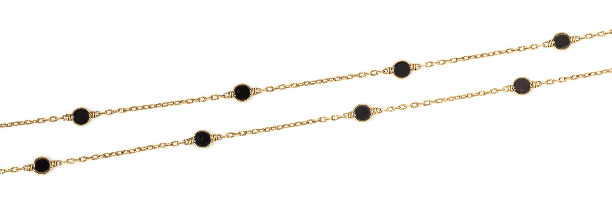 A Yellow Gold and Onyx Longchain, 8.00 dwts.