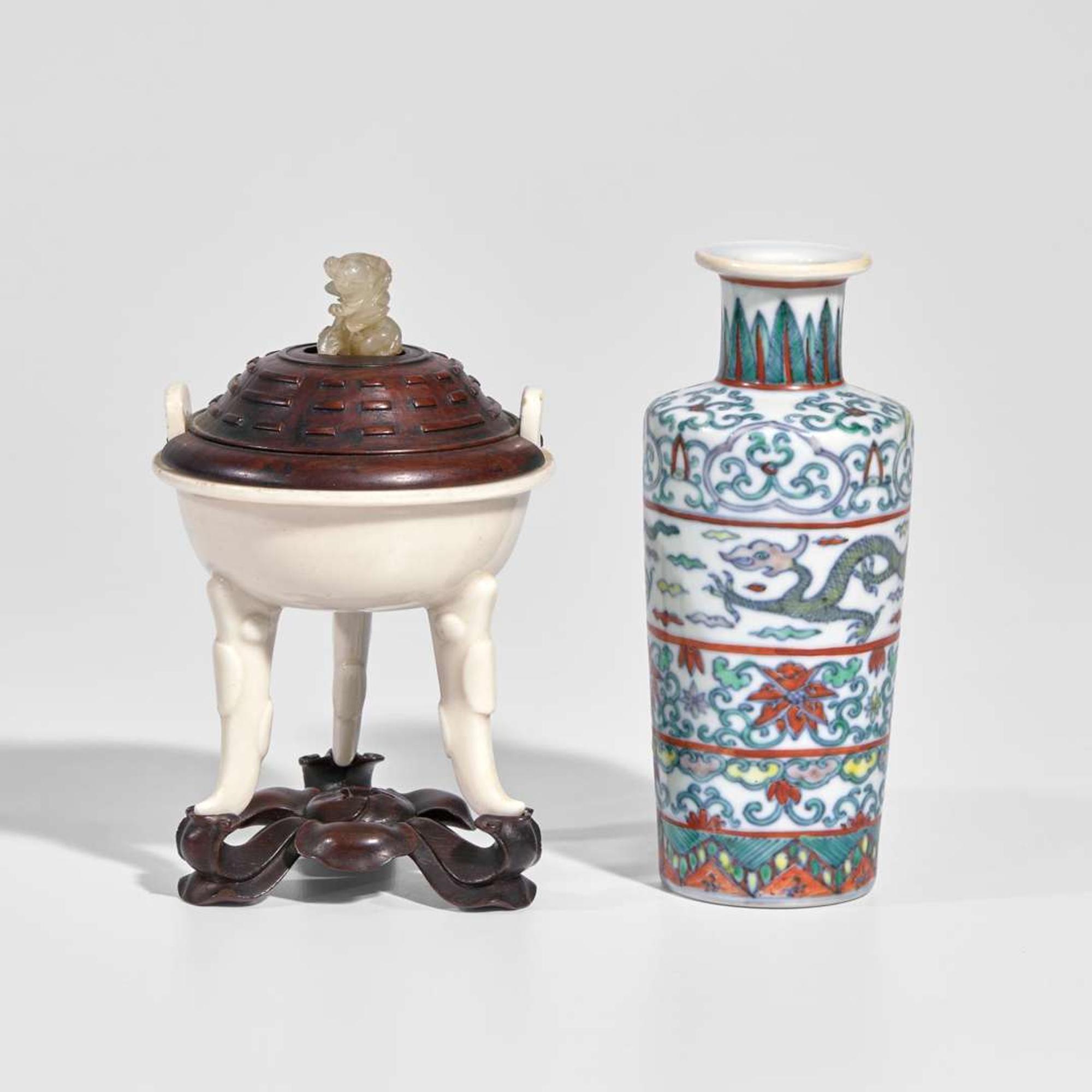 A Chinese Dehua porcelain small tripod censer and a small doucai vase 德化窑三足香炉及斗彩小花尊一件 17th/18th century and later ??????? ???