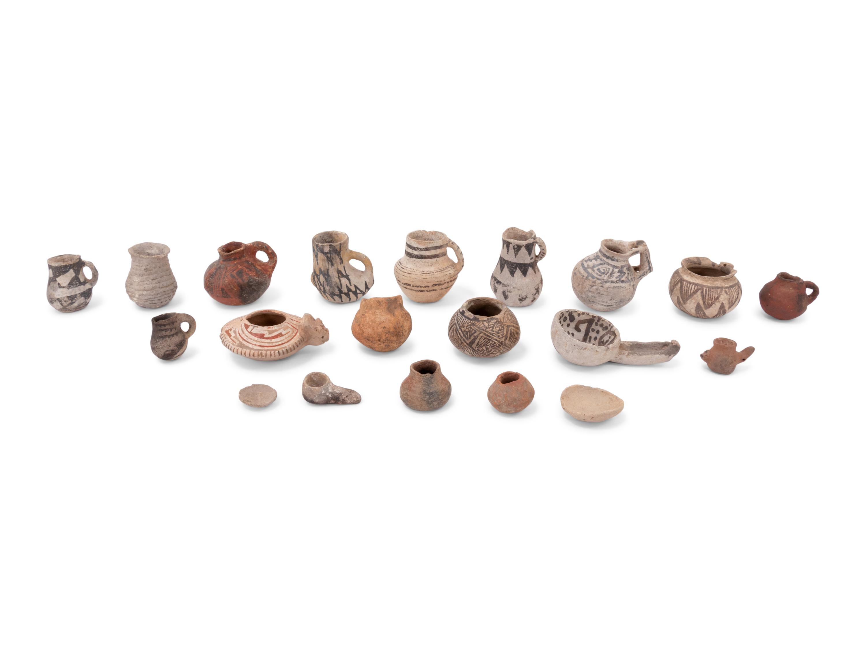 Anasazi Black-on-White Pottery, Miniature