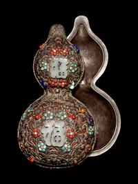 A Jade and Hardstone Embellished Silver Mounted Gourd Covered Box