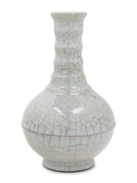 A Chinese Ge- Type Porcelain Bottle Vase