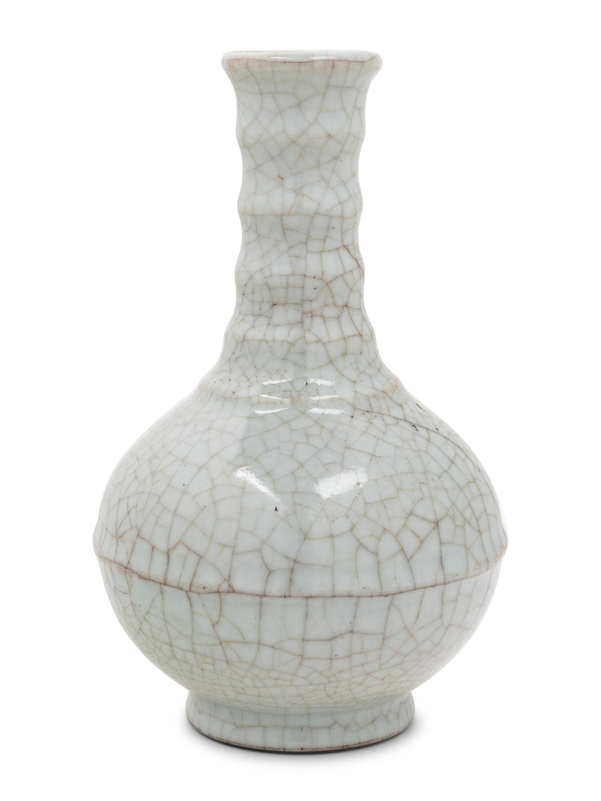 A Chinese Ge- Type Porcelain Bottle Vase