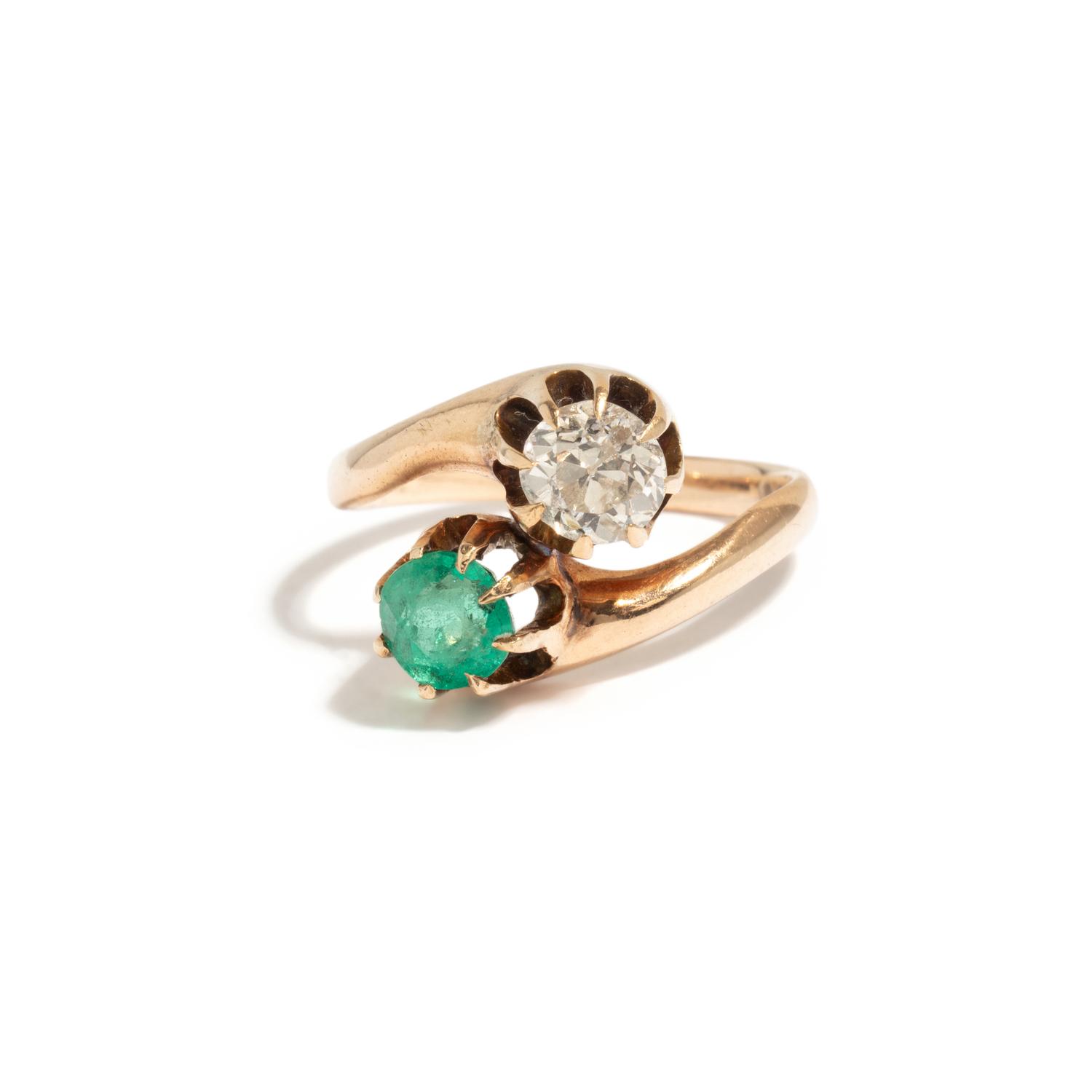ANTIQUE, EMERALD AND DIAMOND TOI-ET-MOI RING