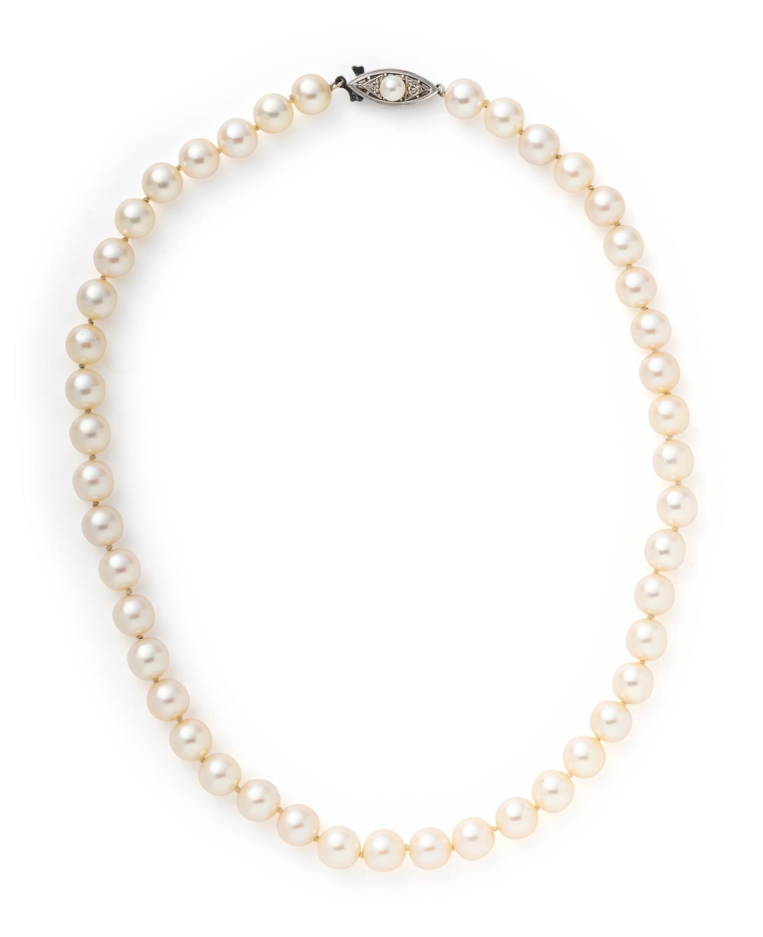 CULTURED PEARL NECKLACE