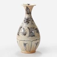 A Vietnamese blue and white bottle vase Le dynasty 15th/16th century