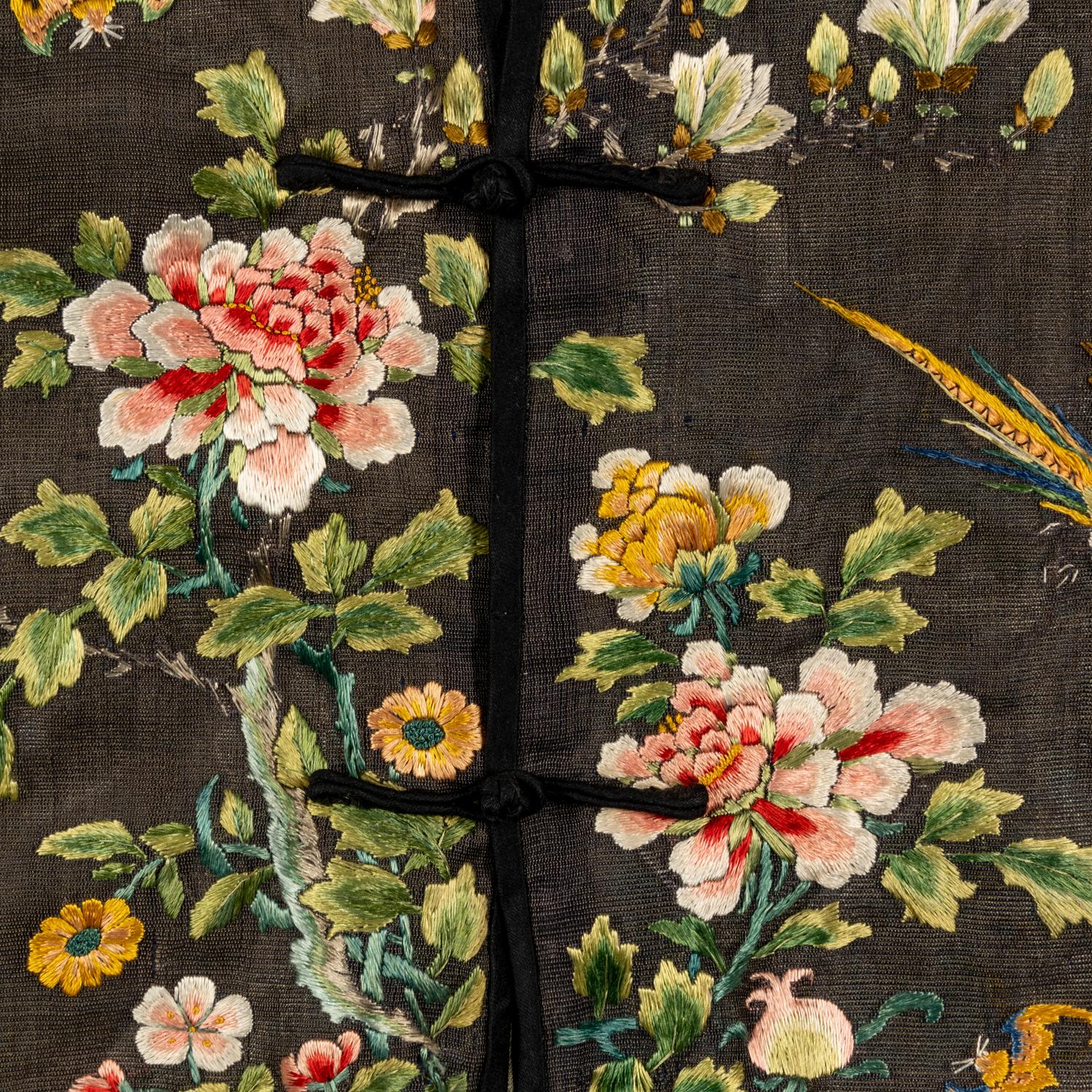 A Chinese Embroidered Summer Gauze Lady's Jacket, 19th Century 清晚期 醬地綉牡丹紋女紗褂