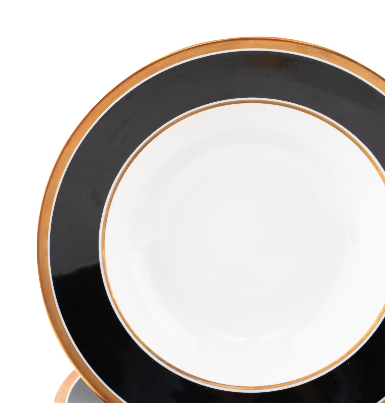 A Richard Ginori Porcelain Dinner Service