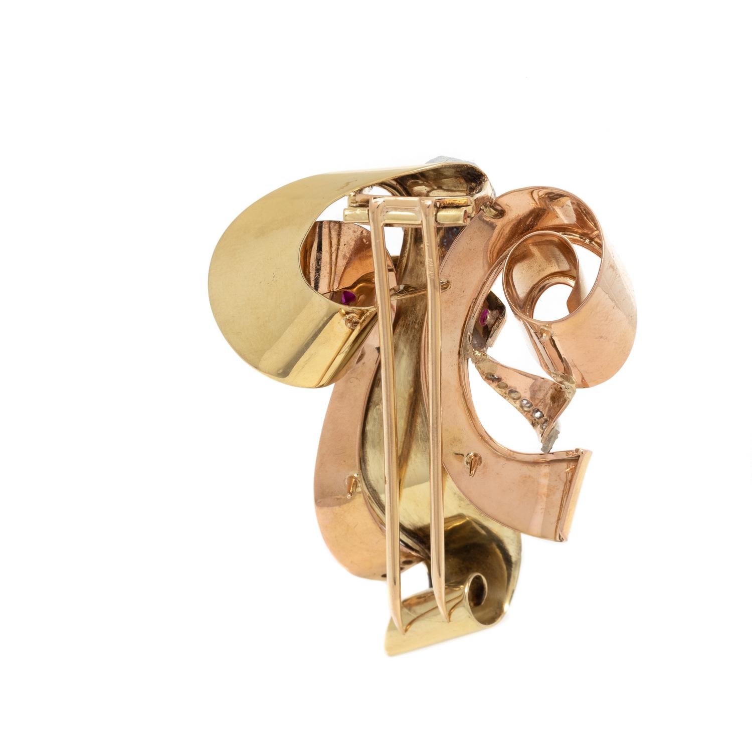 RETRO, BICOLOR GOLD, RUBY AND DIAMOND BROOCH