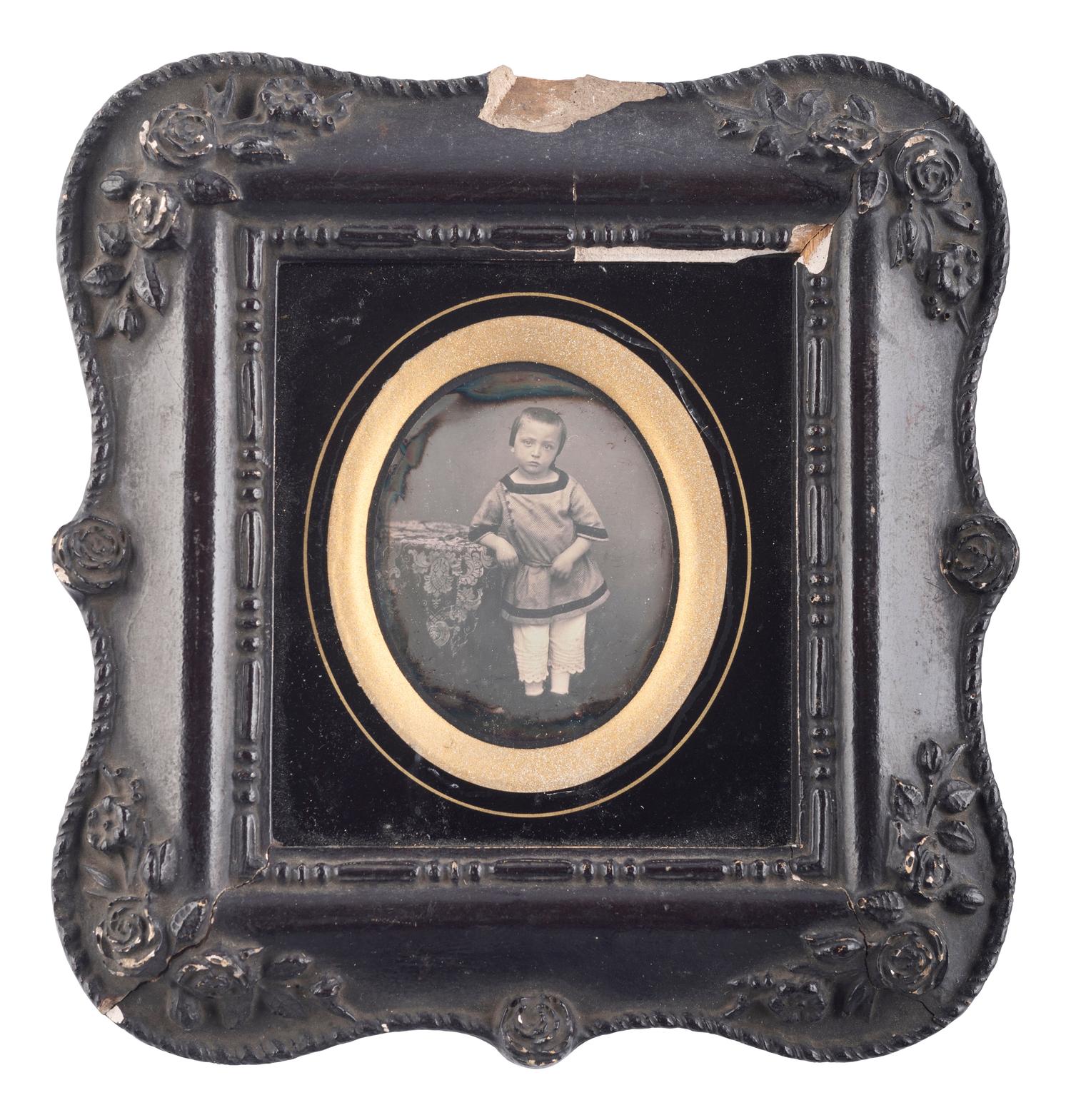 [EARLY PHOTOGRAPHY]. A group of 10 European daguerreotypes housed in wall frames, incl. family of 6 housed in wooden frame.