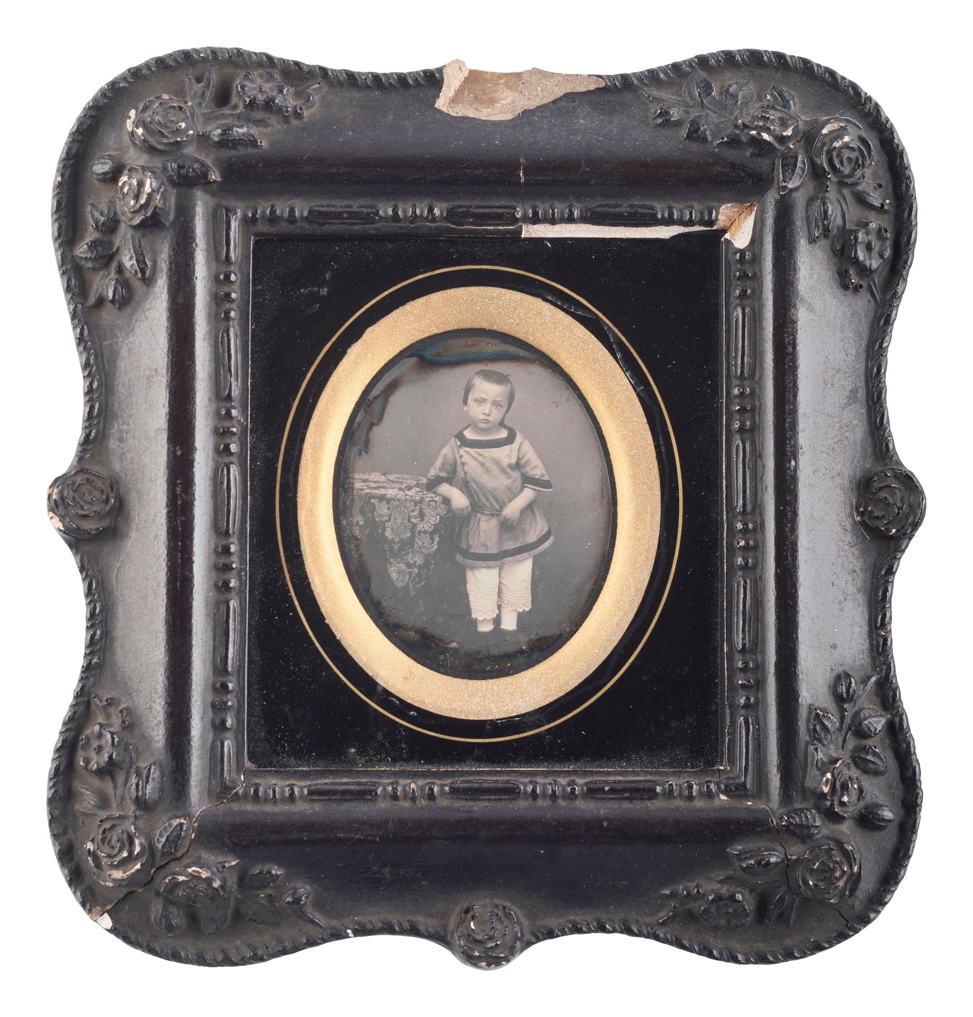 [EARLY PHOTOGRAPHY]. A group of 10 European daguerreotypes housed in wall frames, incl. family of 6 housed in wooden frame.
