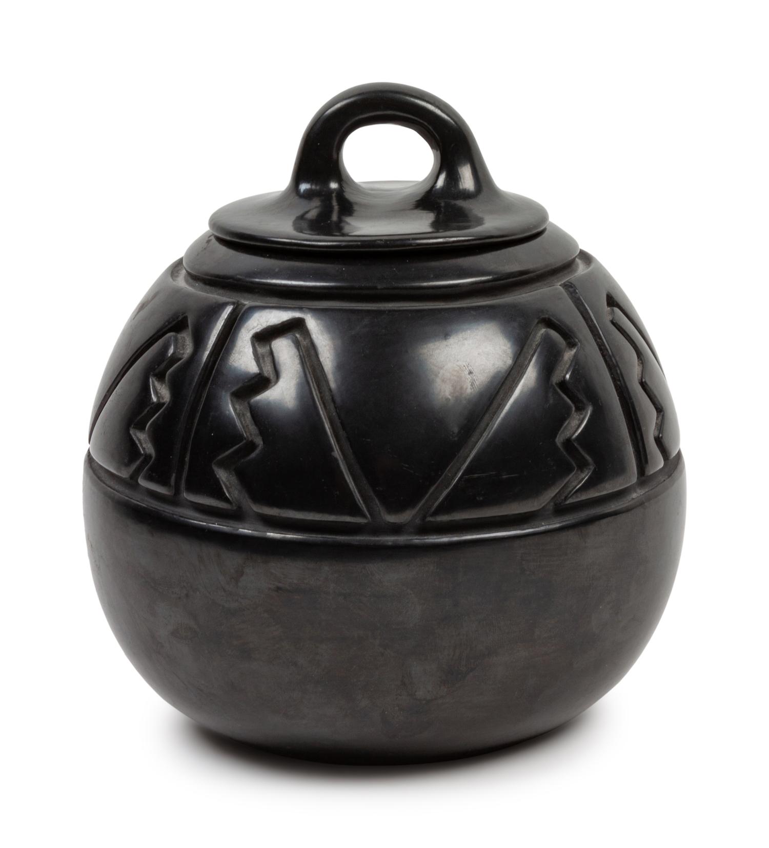 Blackware Bean Pot with Lid