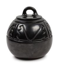 Blackware Bean Pot with Lid