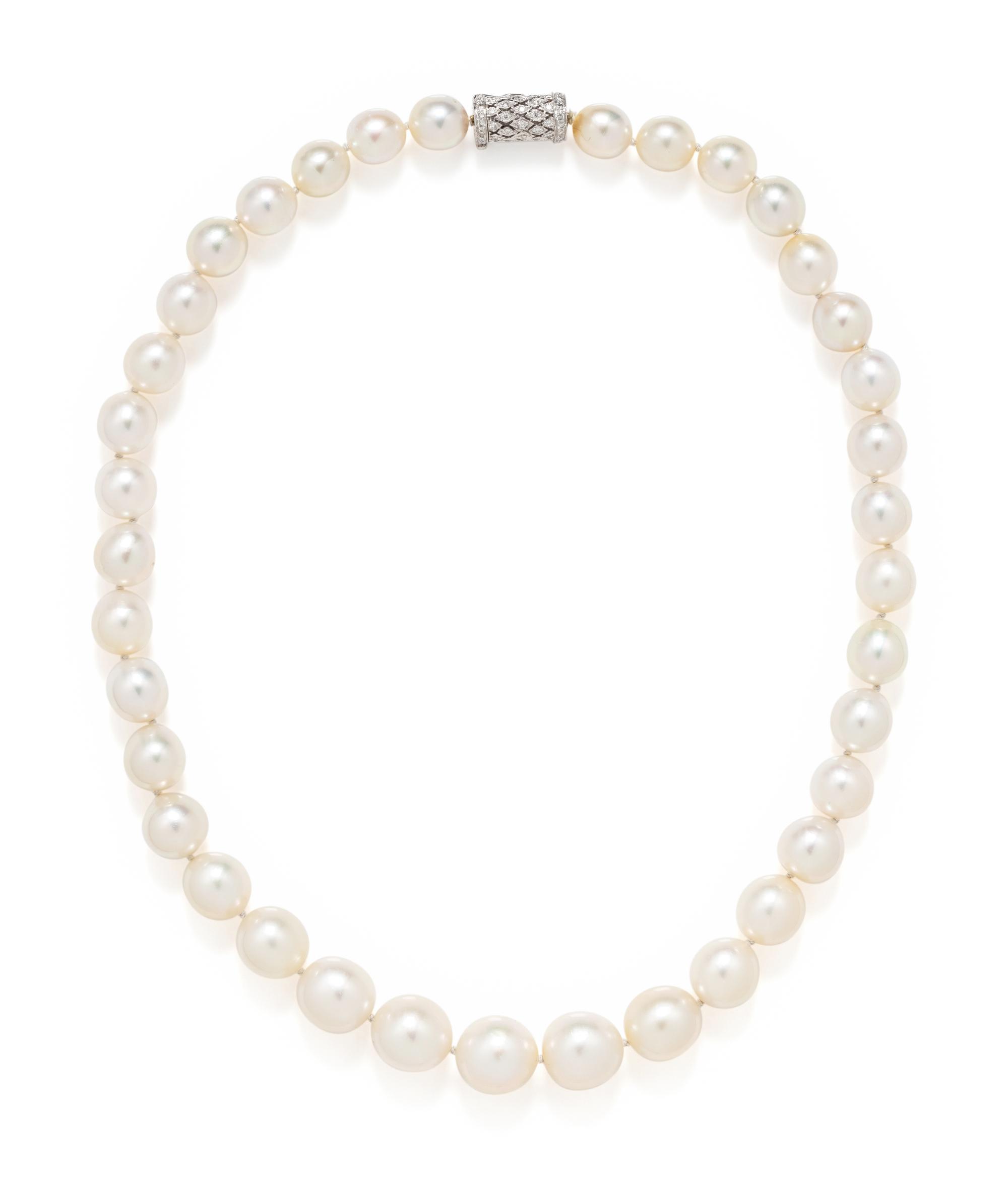 CULTURED SOUTH SEA PEARL NECKLACE
