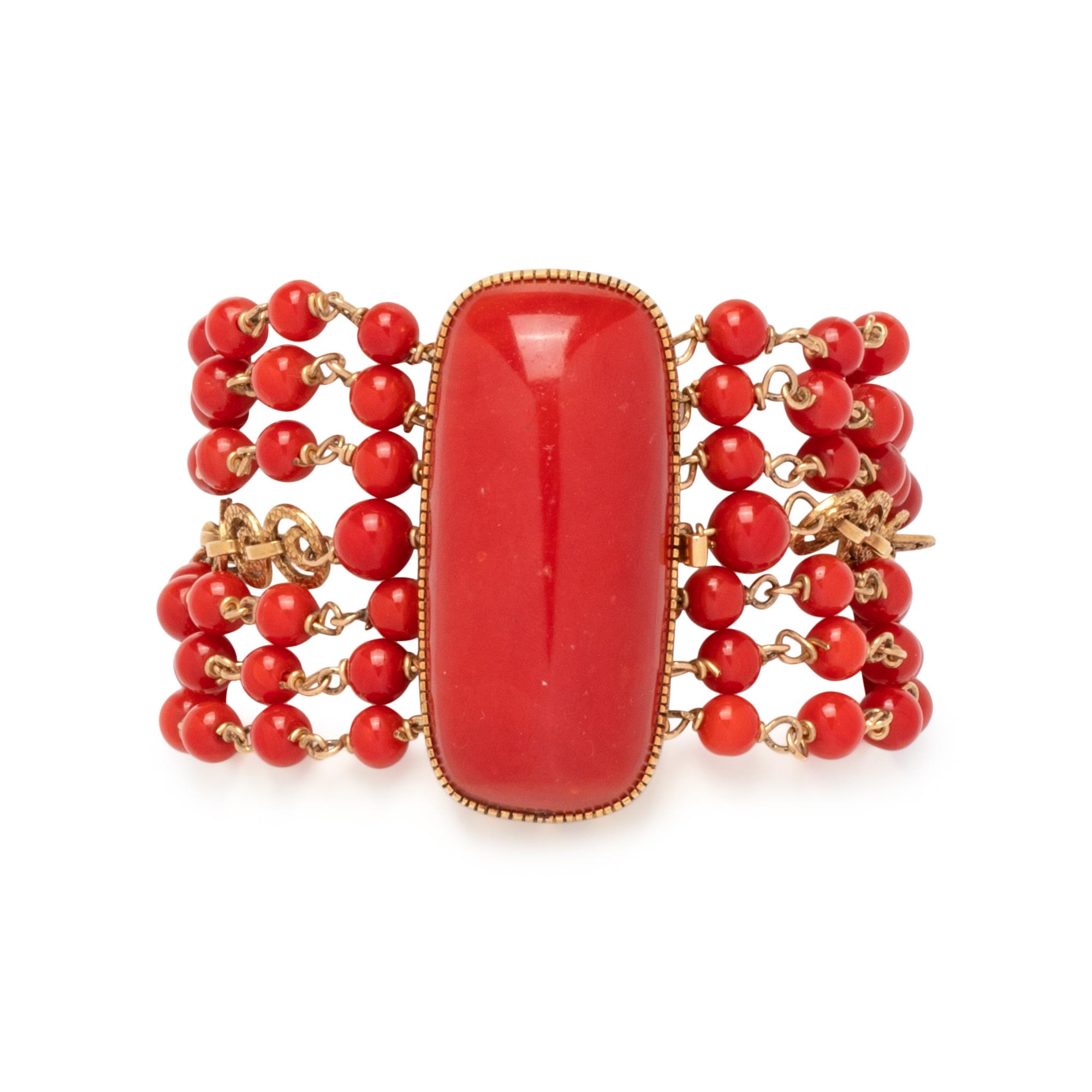 YELLOW GOLD AND CORAL BRACELET