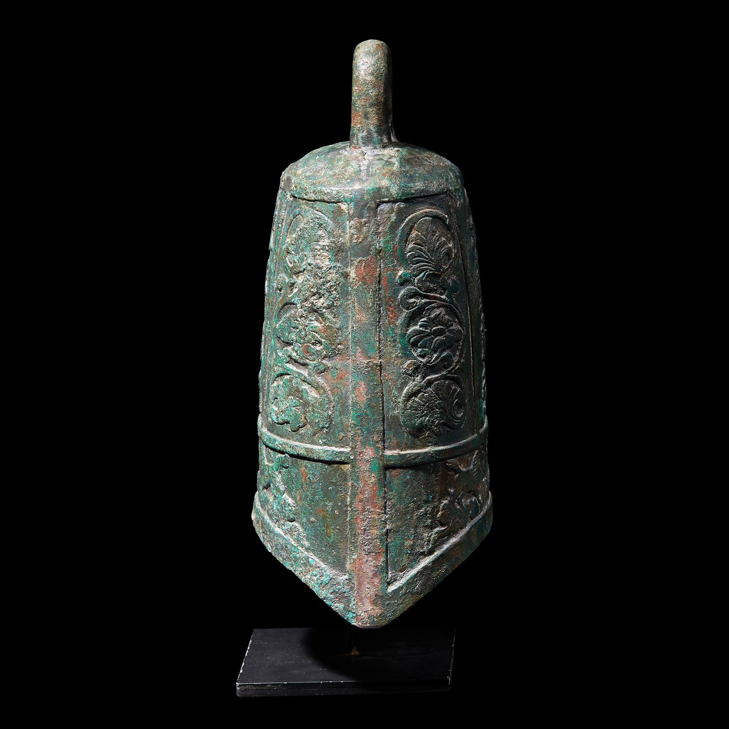 A Korean Bronze Buddhist Bell, Goryeo Dynasty 高麗青銅鐘