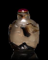 A Carved Silhouette Agate Snuff Bottle