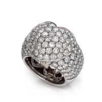 An 18 Karat White Gold and Diamond 'Heart' Ring, Gioielmoda,
