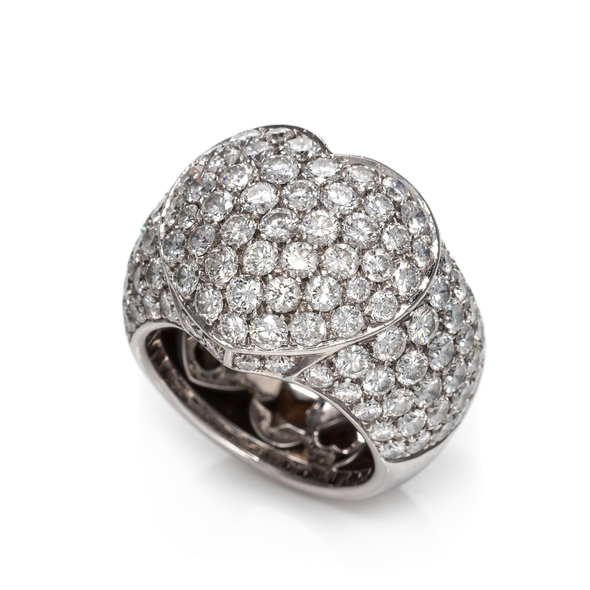 An 18 Karat White Gold and Diamond 'Heart' Ring, Gioielmoda,