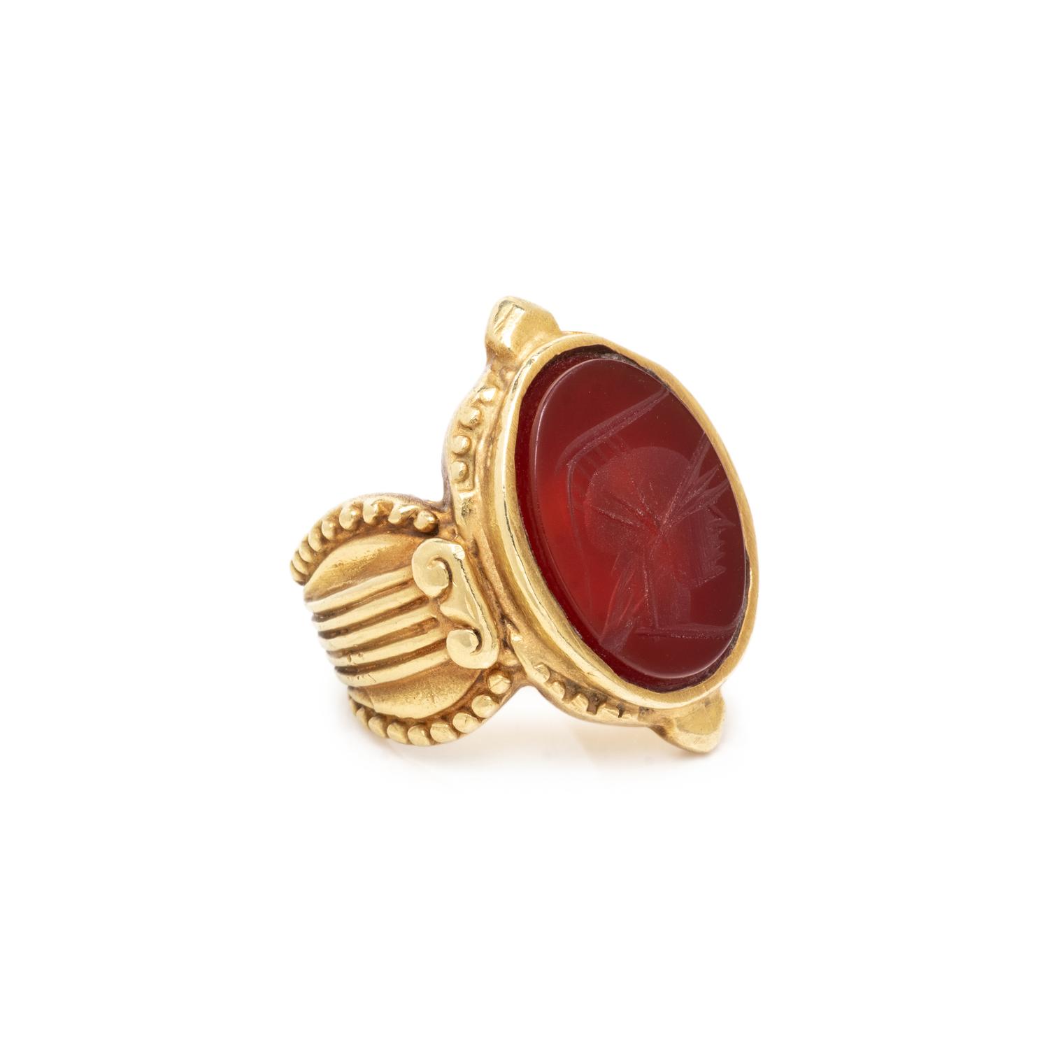 YELLOW GOLD AND HARDSTONE INTAGLIO RING
